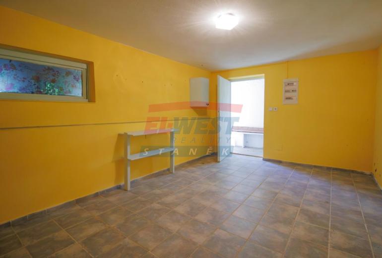 Rodinný dům na polosamotě uprostřed šumavské přírody s rozsáhlým stavebním pozemkem 4 804 m²