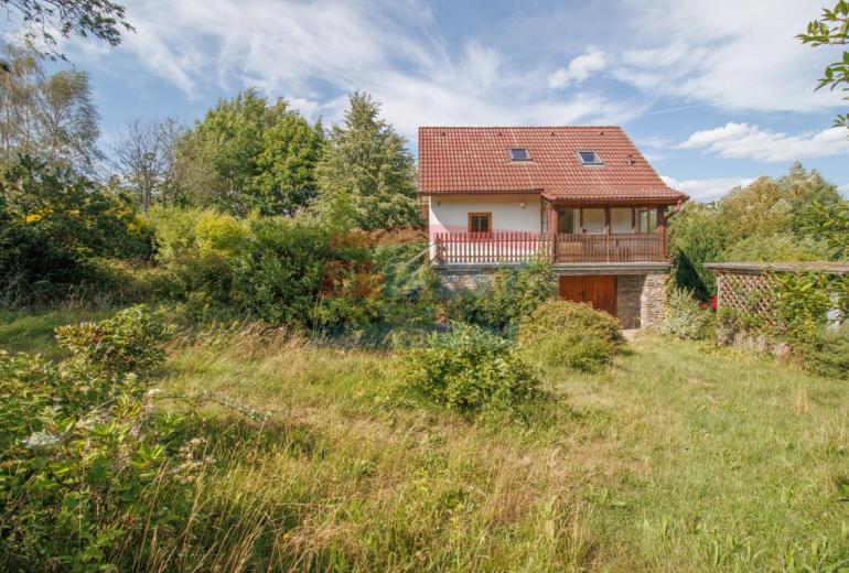 Rodinný dům na polosamotě uprostřed šumavské přírody s rozsáhlým stavebním pozemkem 4 804 m²