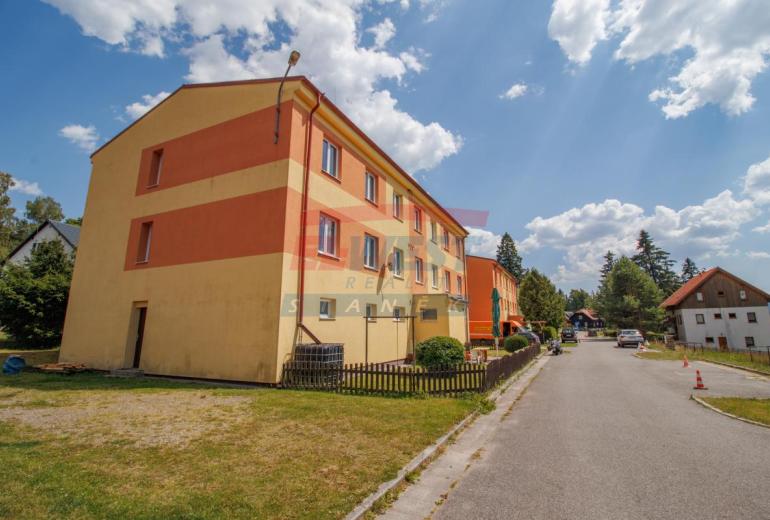 Prodej bezbariérového bytu 3+kk s garáží v srdci Šumavy – Srní