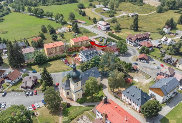Prodej bezbariérového bytu 3+kk s garáží v srdci Šumavy – Srní