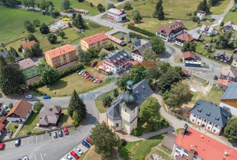 Prodej bezbariérového bytu 3+kk s garáží v srdci Šumavy – Srní