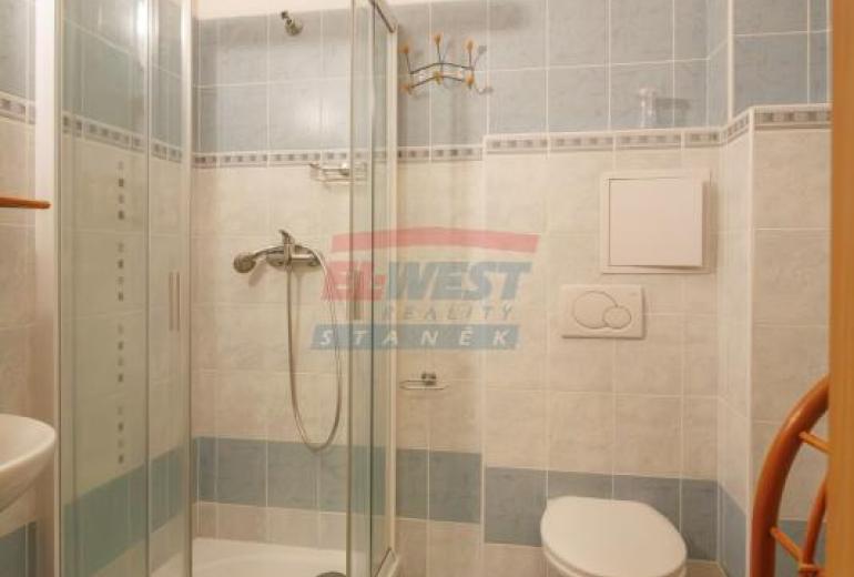 Prodej zděného mezonetu 2+kk (92 m²) v srdci Šumavy – Kašperské Hory