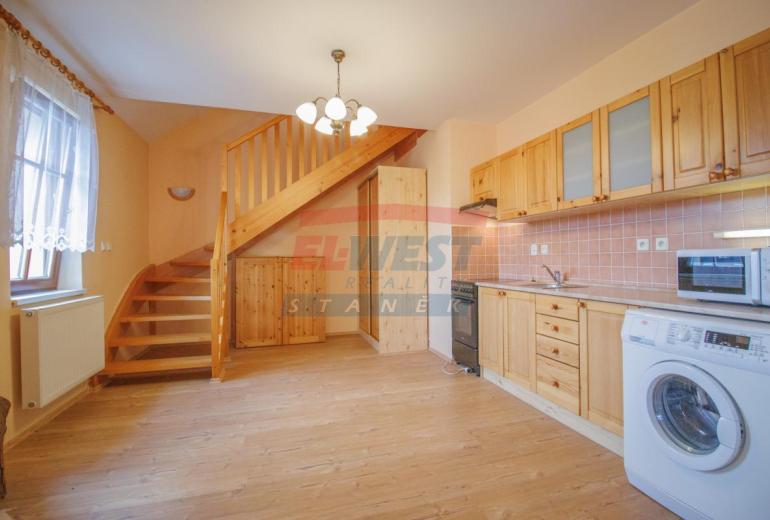 Prodej zděného mezonetu 2+kk (92 m²) v srdci Šumavy – Kašperské Hory