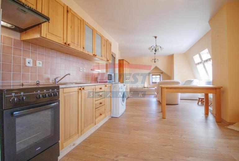 Prodej zděného mezonetu 2+kk (92 m²) v srdci Šumavy – Kašperské Hory