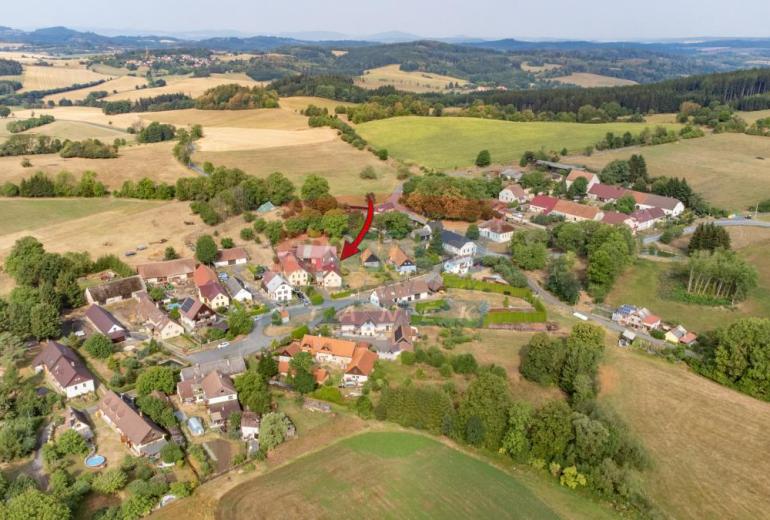 Prodej venkovské usedlosti se dvěma rodinnými domy a rozsáhlým zázemím, Štipoklasy u Lovčic, Plánice