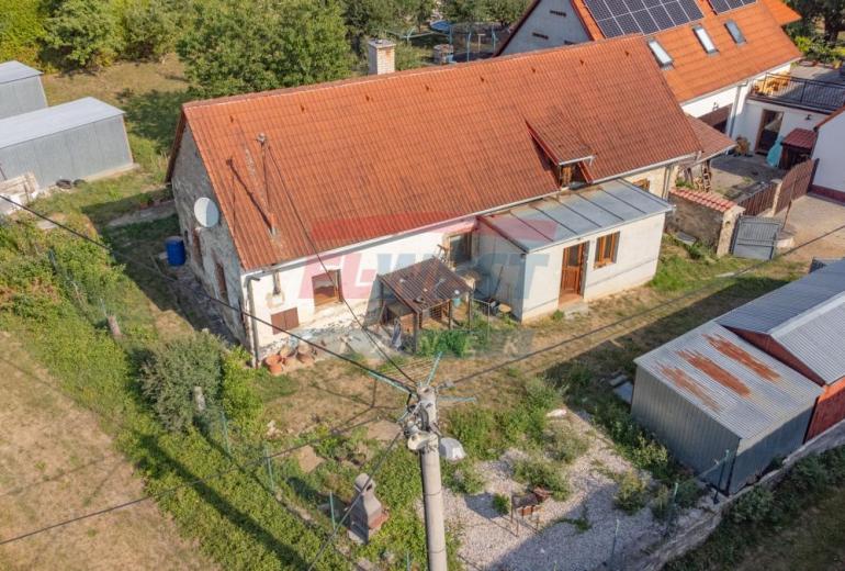 Prodej rodinného domu - chalupy se zahradou v Čejkovech