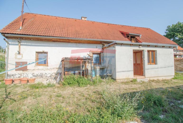 Prodej rodinného domu - chalupy se zahradou v Čejkovech