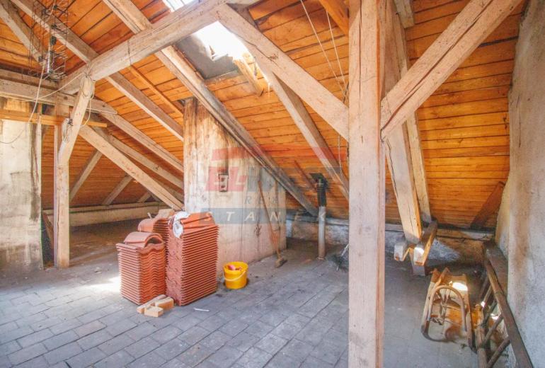 Prodej slunného zděného bytu 3+1 s balkonem a vlastní zahrádkou v Sušici
