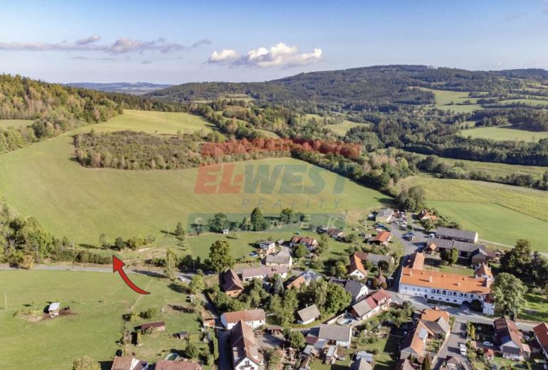 Slunný stavební pozemek s výhledem– 1.179 m2, Mokrosuky u Sušice