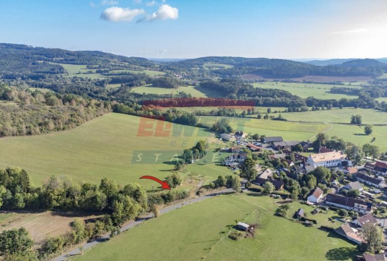Slunný stavební pozemek s výhledem– 1.179 m2, Mokrosuky u Sušice