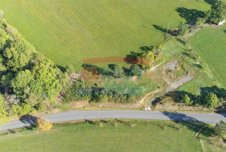 Slunný stavební pozemek s výhledem– 1.179 m2, Mokrosuky u Sušice