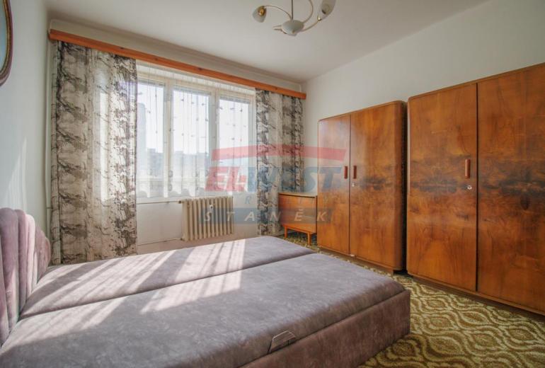 Prodej slunného zděného bytu 3+1 s balkonem a zahrádkou v Sušici