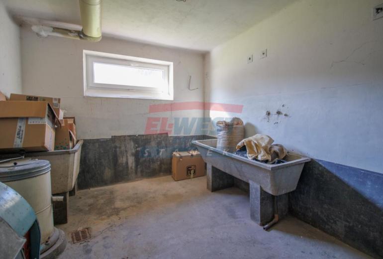Prodej slunného zděného bytu 3+1 s balkonem a zahrádkou v Sušici