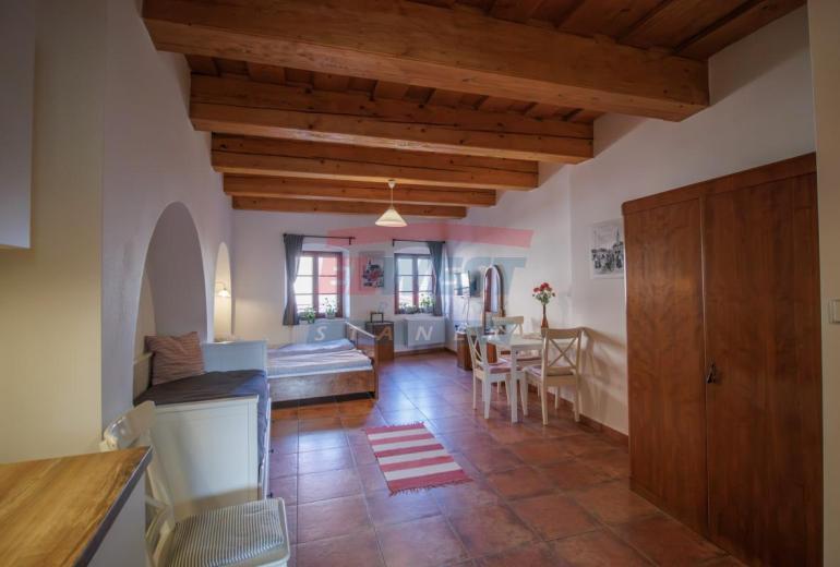 Zařízený stylový apartmán 35 m2 v centru Sušice