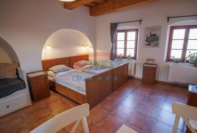 Zařízený stylový apartmán 35 m2 v centru Sušice