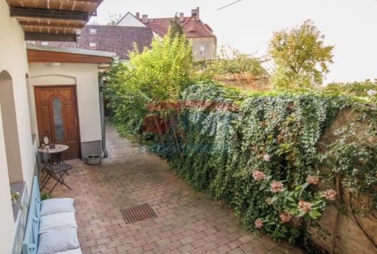 Zařízený stylový apartmán 25 m2 v centru Sušice