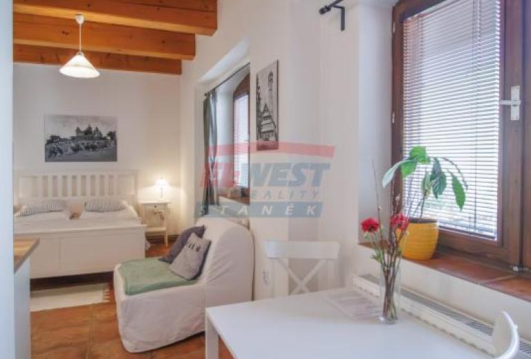 Zařízený stylový apartmán 25 m2 v centru Sušice