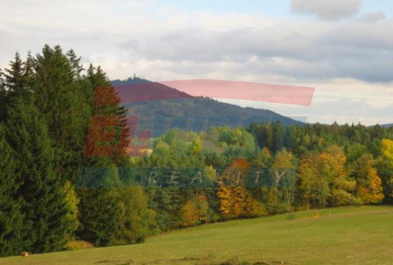 RODINNÝ DŮM (CHALUPA) SE ZAHRADOU NA ŠUMAVĚ