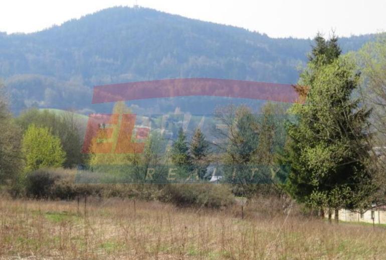 POZEMEK URČENÝ K VÝSTAVBĚ RODINNÉHO DOMU V SUŠICI