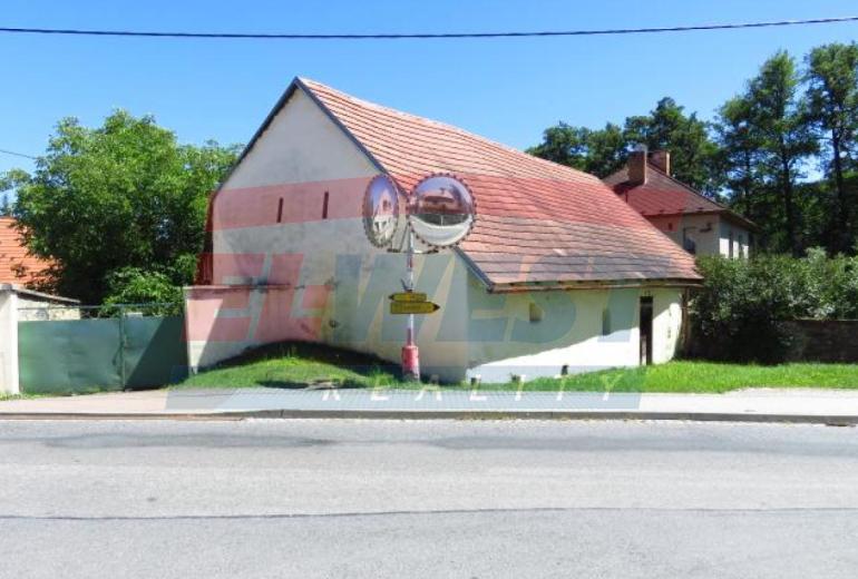 PRODEJ RODINNÉHO DOMU A CHALUPY SE STODOLOU