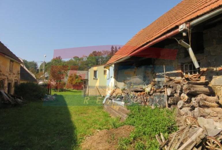 PRODEJ RODINNÉHO DOMU - CHALUPY V OBCI MAČICE