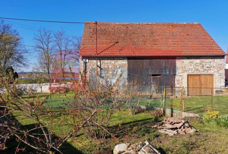 PRODEJ RODINNÉHO DOMU SE ZAHRADOU, SMRKOVEC U HRADEŠIC