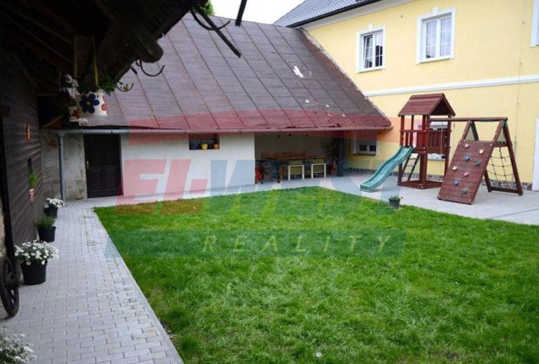 MEZONETOVÝ APARTMÁN - BYT (60 m2)  V HARTMANICÍCH, ŠUMAVA