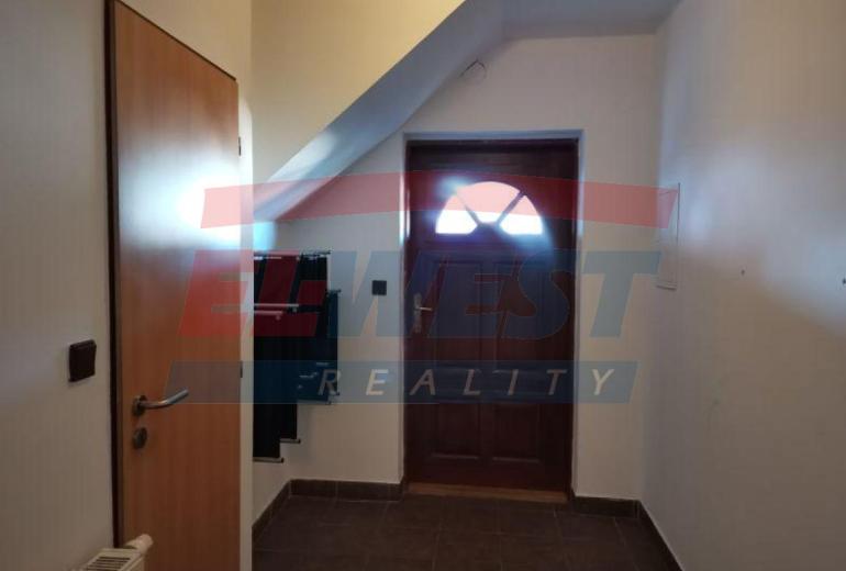 PRODEJ DOMU - 3 BYTY, APARTMÁNY SE ZAHRADOU