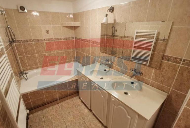 PRODEJ DOMU - 3 BYTY, APARTMÁNY SE ZAHRADOU