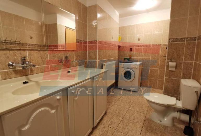 PRODEJ DOMU - 3 BYTY, APARTMÁNY SE ZAHRADOU