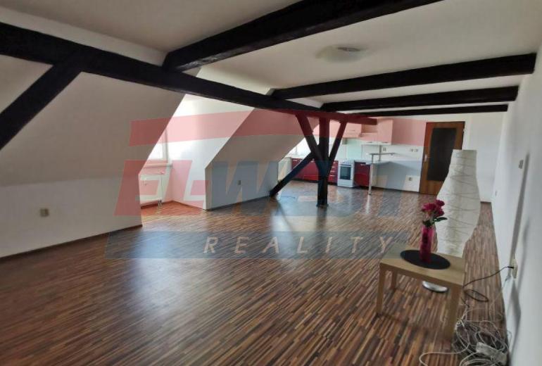 LOFTOVÝ APARTMÁN - BYT ( 58 m2 ) V HARTMANICÍCH, ŠUMAVA