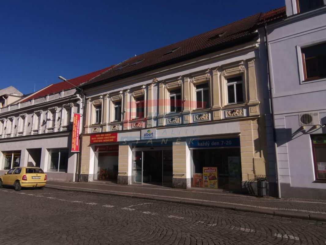 PRODEJ KOMERČNÍ - OBCHODNÍ BUDOVY S BYTY V CENTRU SUŠICE - ŠUMAVA