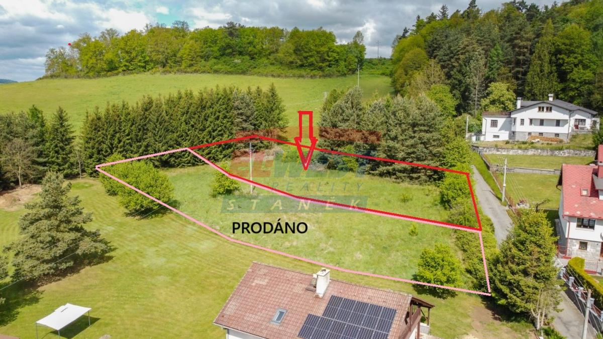 Pozemek určený k výstavbě domu1678 m2 v Kolinci