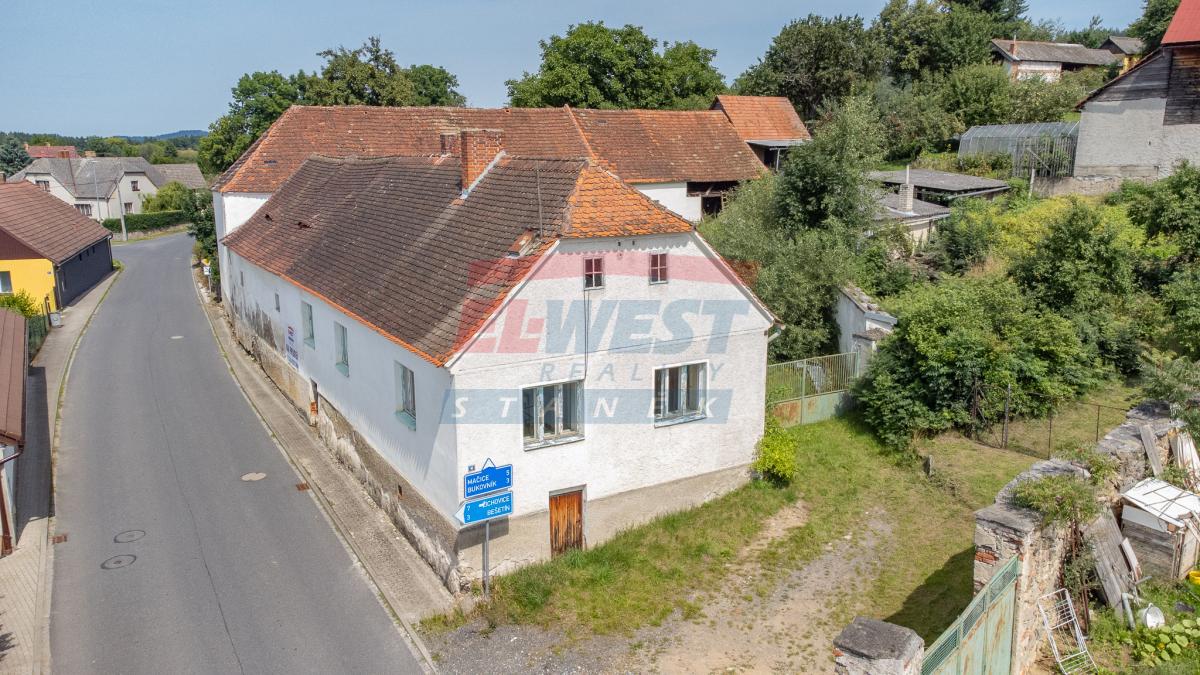 Prodej domu se stodolou a velkou zahradou v Žihobcích