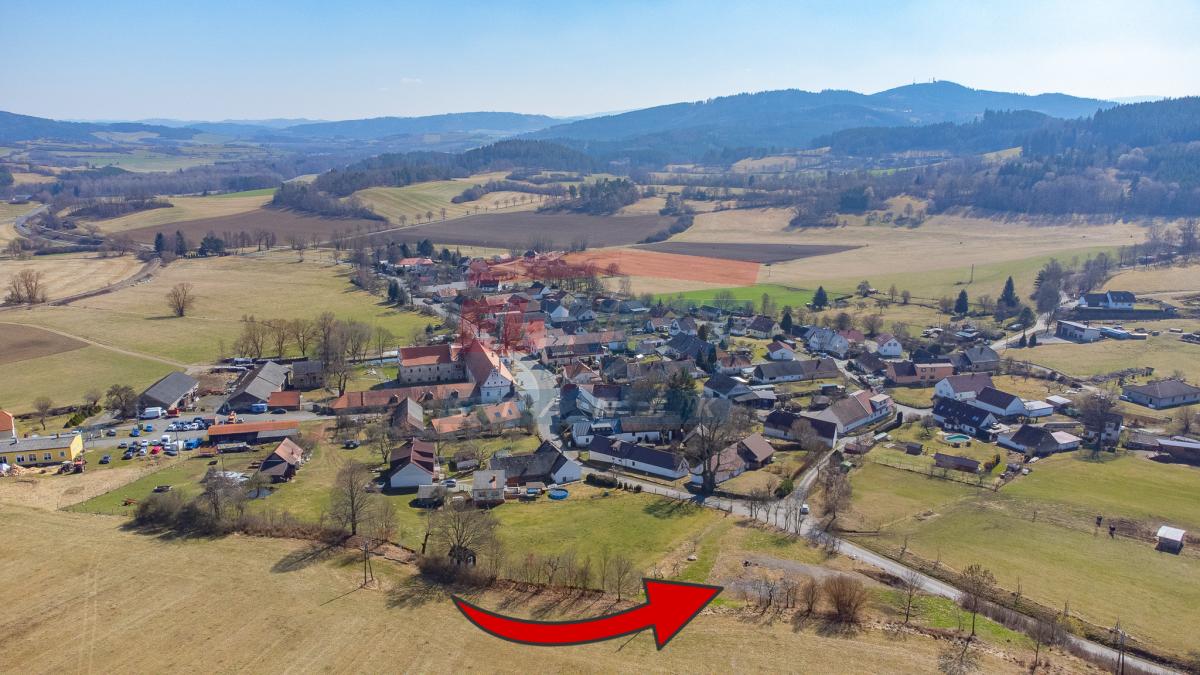 Slunný stavební pozemek s výhledem– brána do Šumavy, Mokrosuky