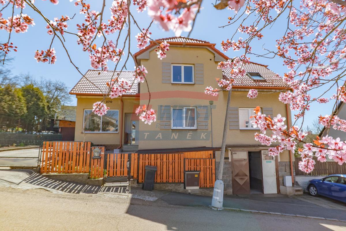 Prodej rodinného domu se dvěma byty a zahradou u parku v Klatovech