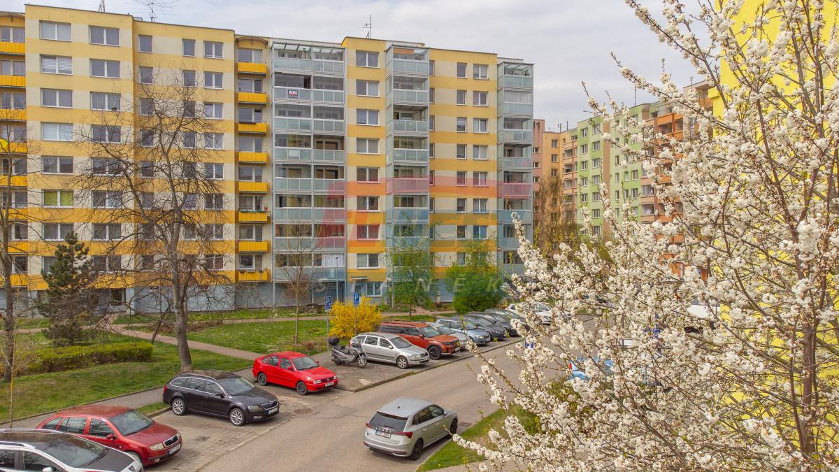 Prodej prostorného bytu 4+1 s velkým balkonem – České Budějovice