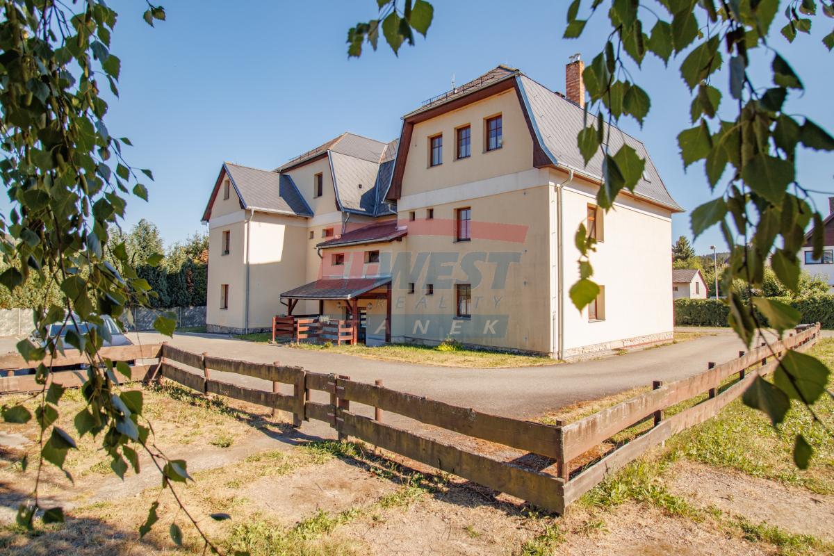 Prodej zděného mezonetu 2+kk (92 m²) v srdci Šumavy – Kašperské Hory