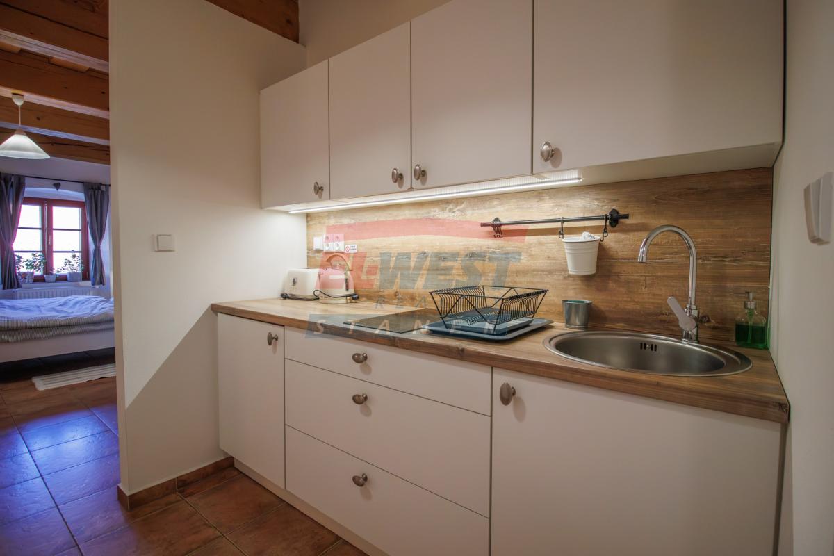 Zařízený stylový apartmán 25 m2 v centru Sušice