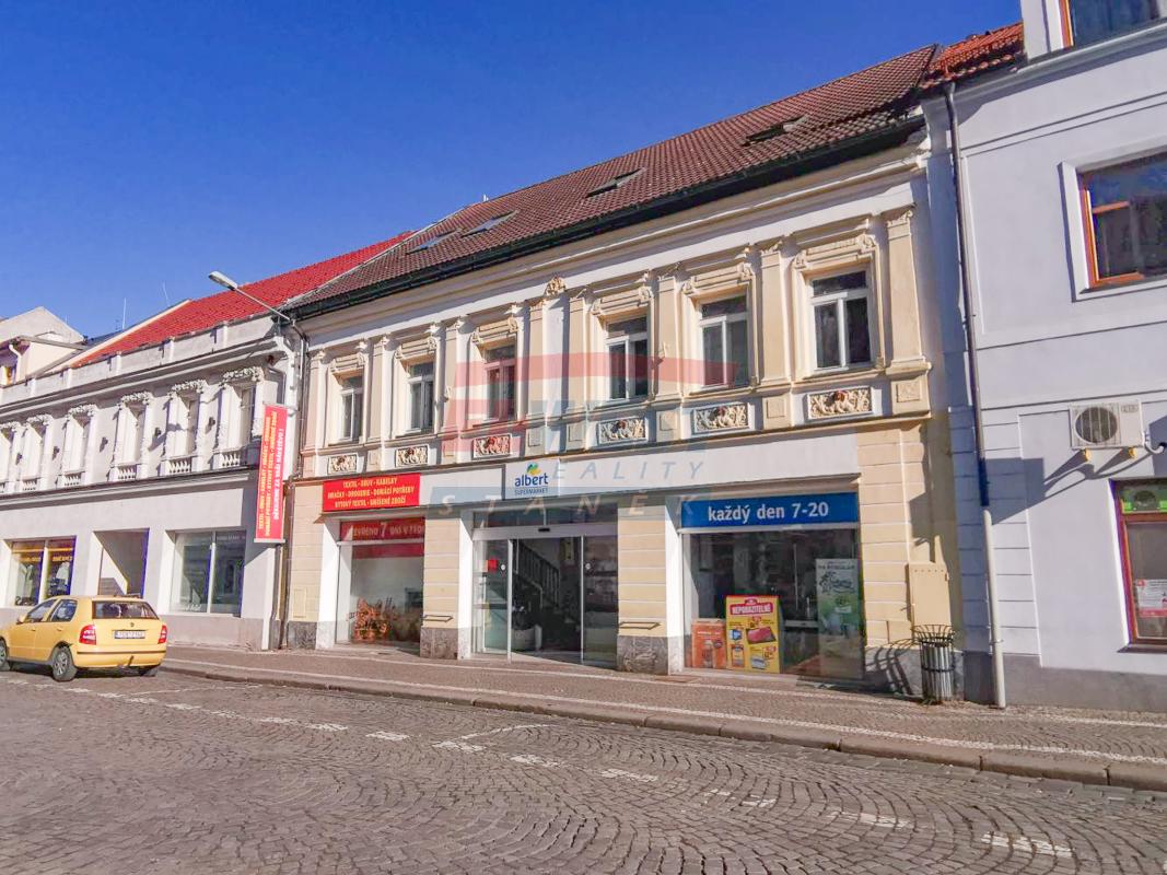 Pronájem podkrovního bytu 2+kk v centru Sušice