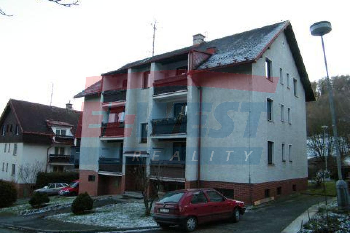 PĚKNÝ SLUNNÝ BYT 3+1, GARÁŽ, 2X BALKON