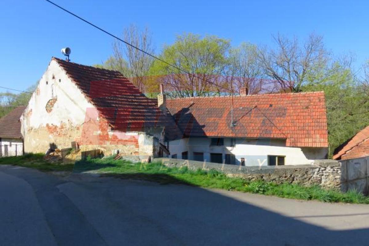 PRODEJ CHALUPY SE ZAHRADOU U ŘEKY OTAVY